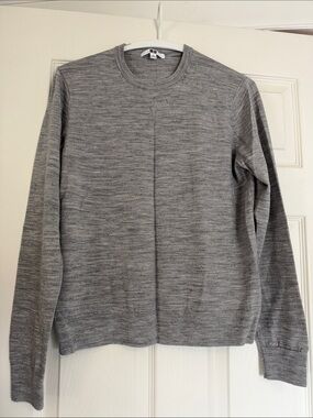 Uniqlo Heather Gray Crewneck Sweater 100% Wool Womens Medium